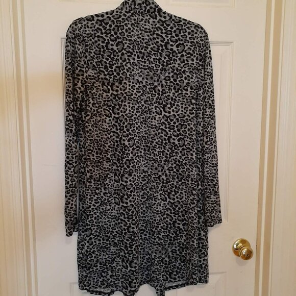 ZENANA Leopard Print Open Front Cardigan With Pockets - Picture 3 of 3
